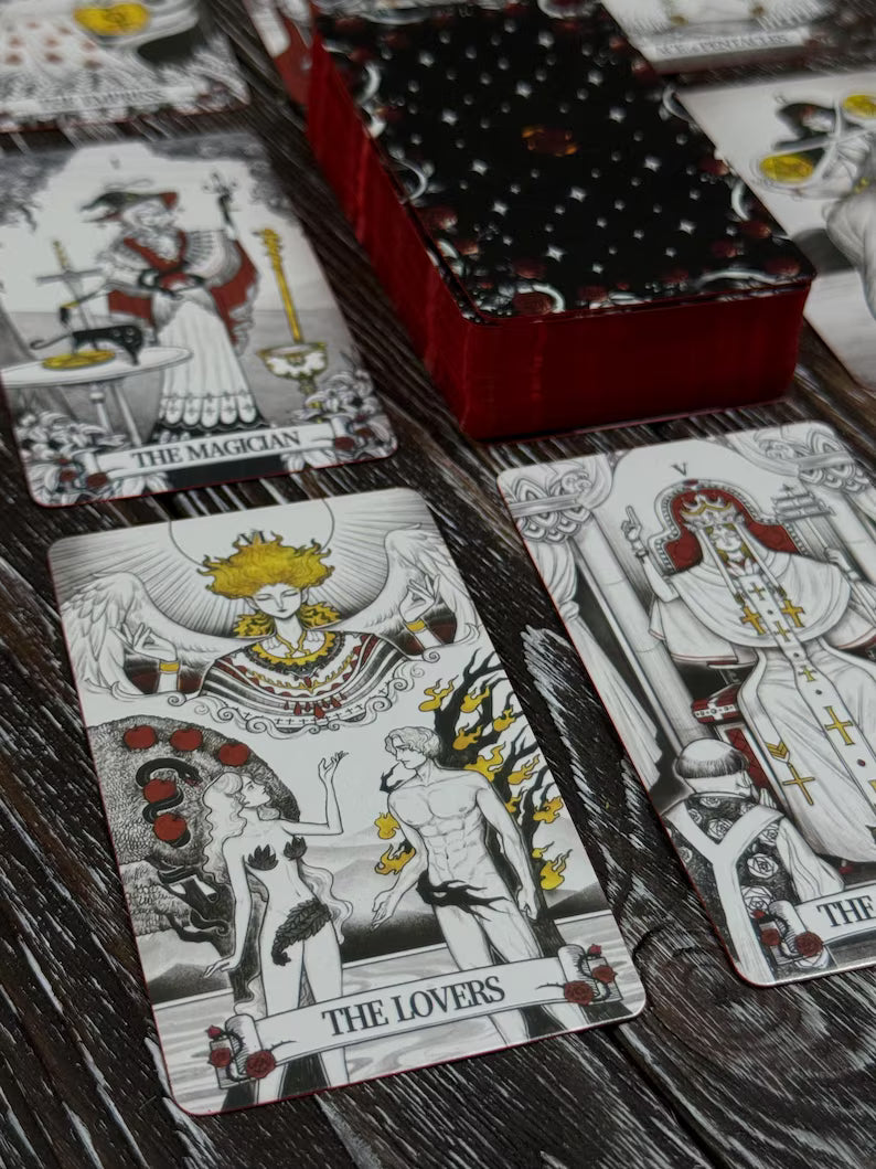 Secret Mirror Tarot Deck