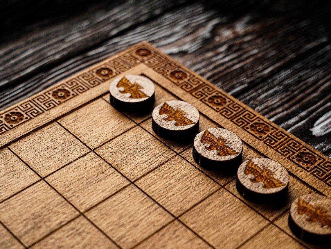 Latrunculi Board Game