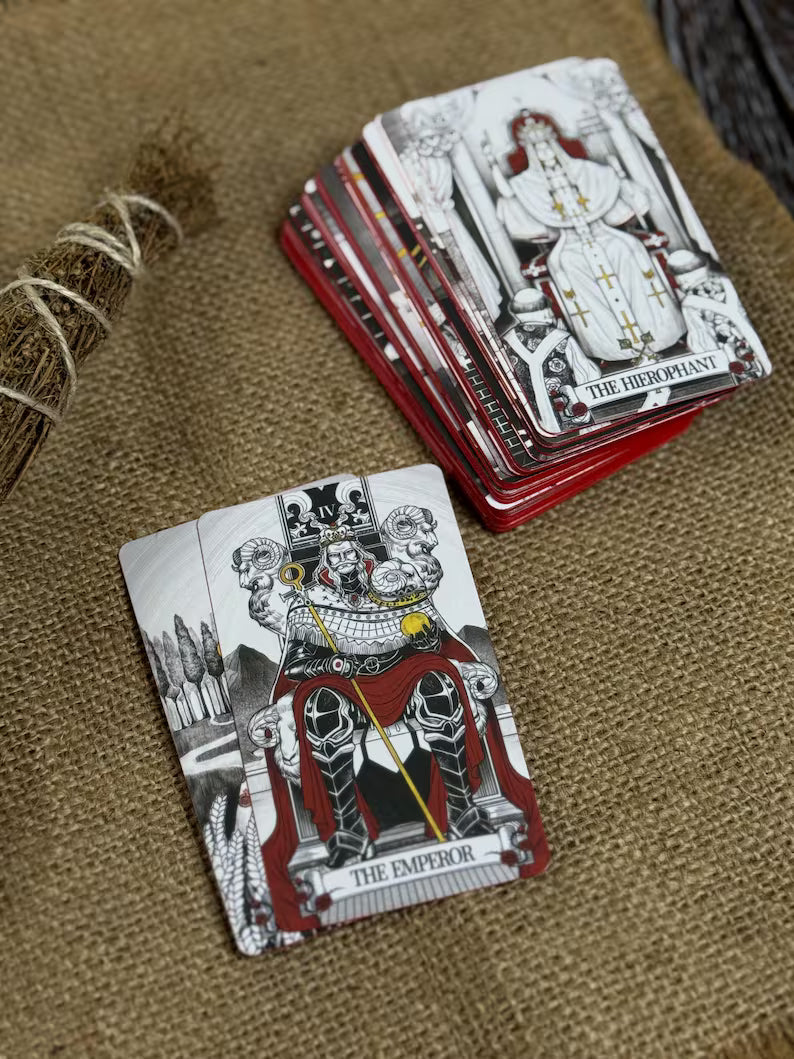 Secret Mirror Tarot Deck