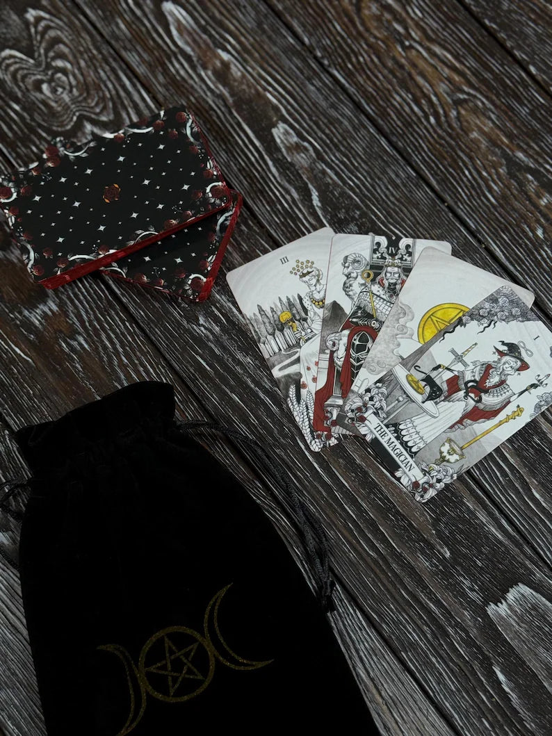 Secret Mirror Tarot Deck